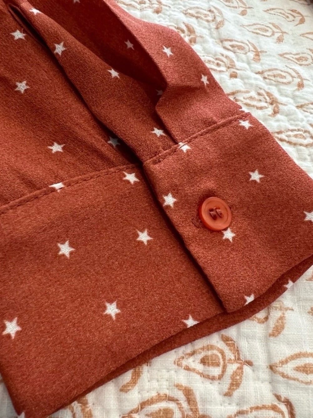 🌟 HEM & THREAD Flowy Star Wrap Blouse with Tie - Picture 4 of 7